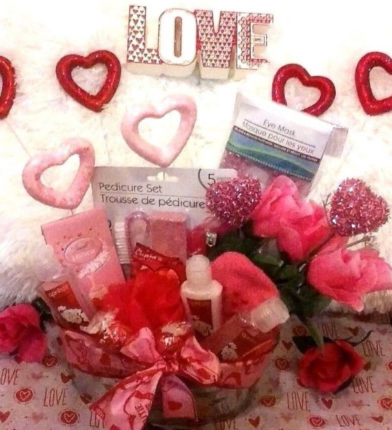 Women-Valentines-Gift-Basket-Spa-Bath-Body-Lotion-Pink-Mask-Lindt-Chocolates-0